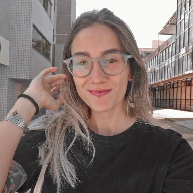 Carmen Bou